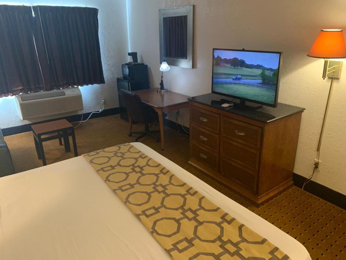Brentwood Inn & Suites Hobbs Extérieur photo