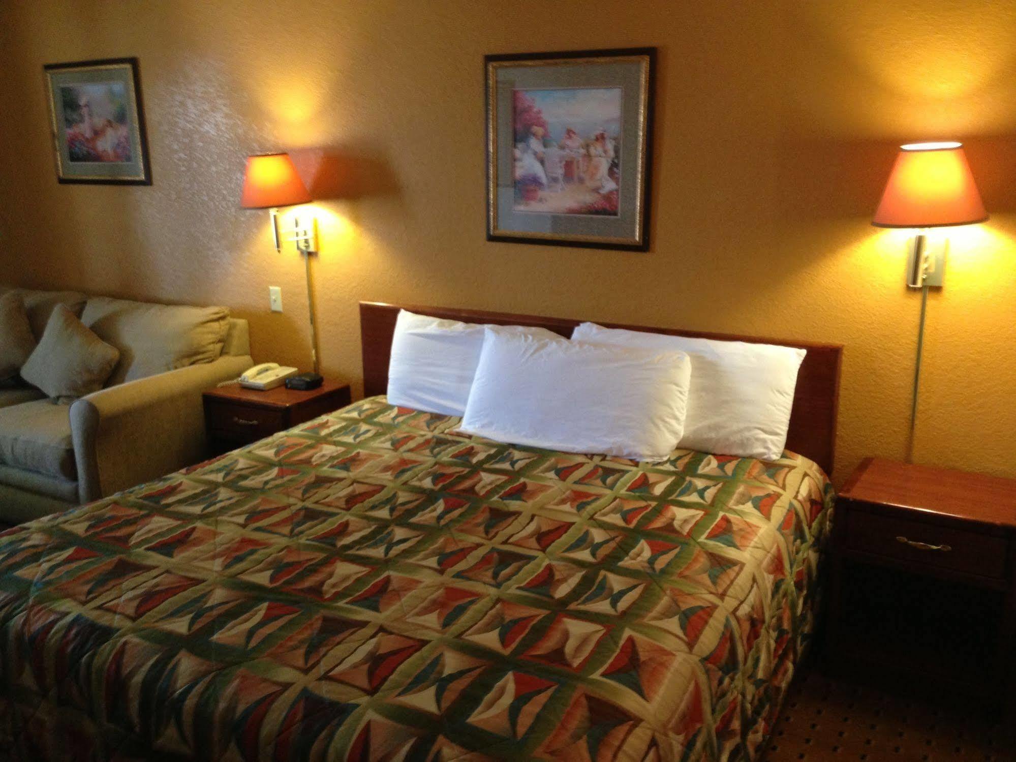 Brentwood Inn & Suites Hobbs Extérieur photo