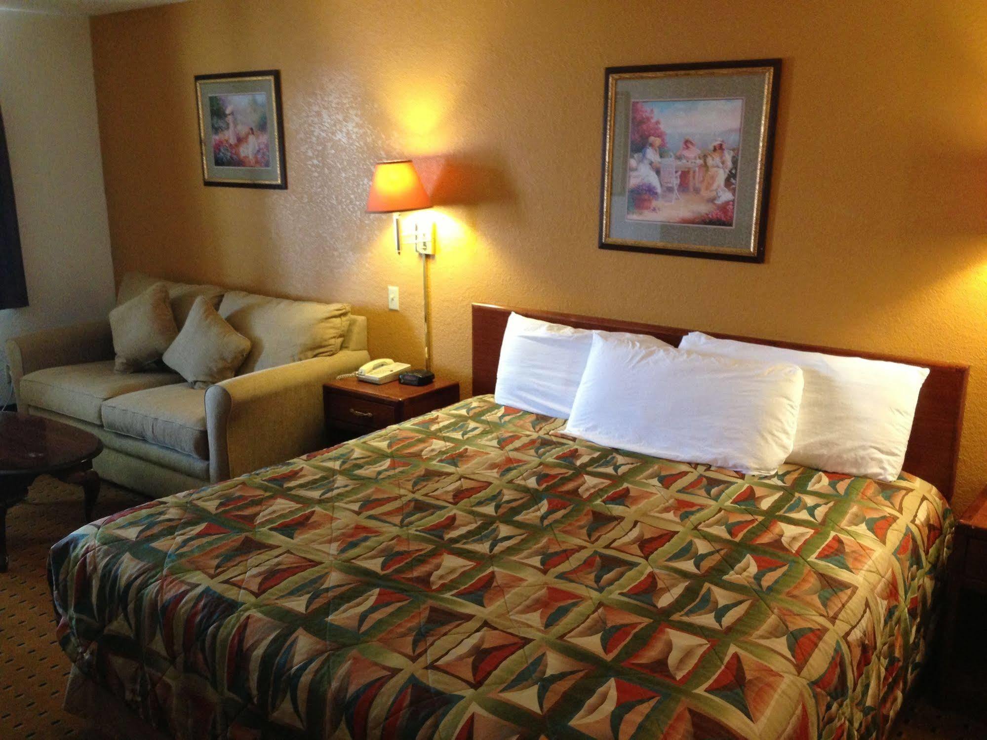 Brentwood Inn & Suites Hobbs Extérieur photo