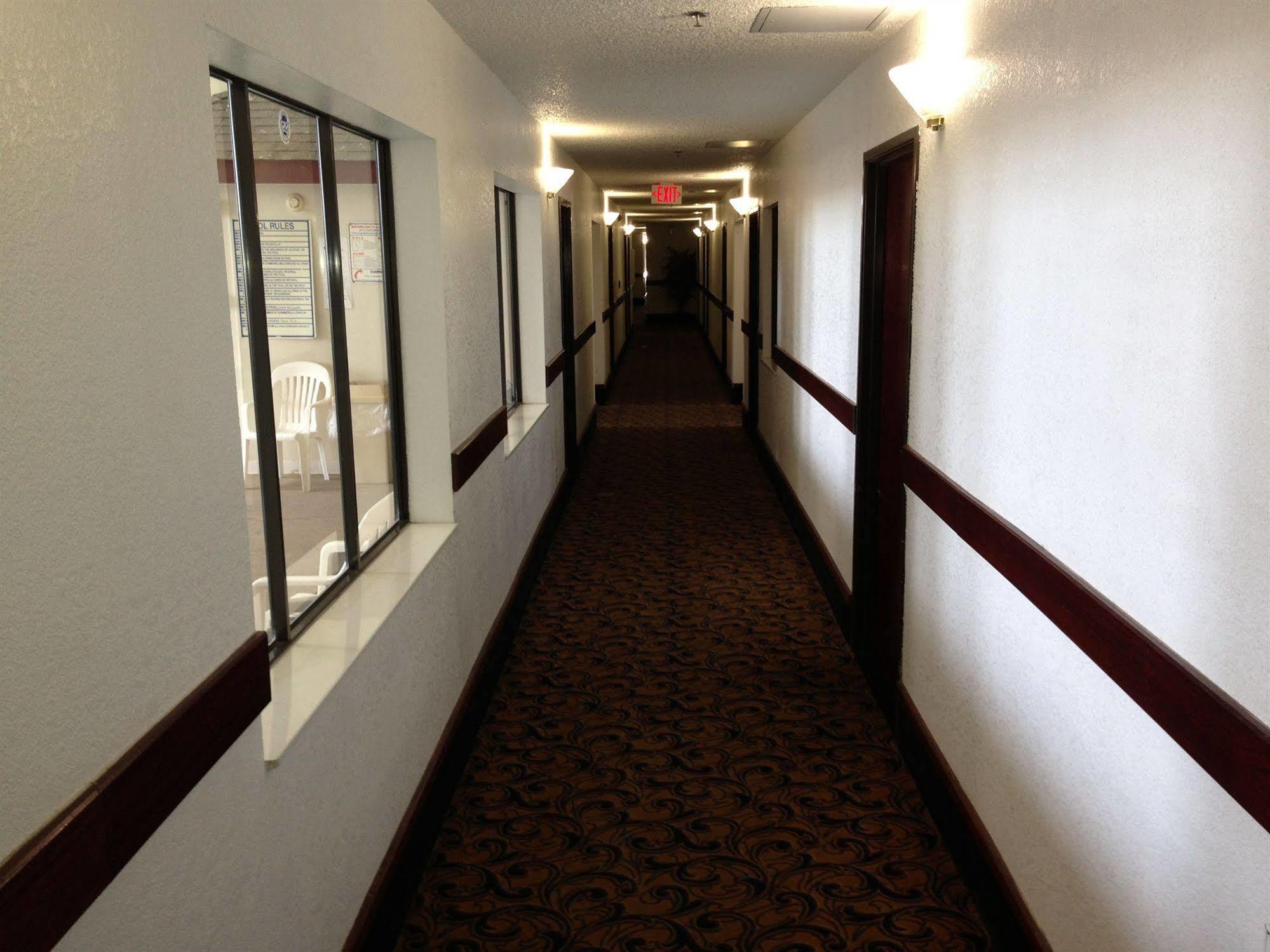 Brentwood Inn & Suites Hobbs Extérieur photo