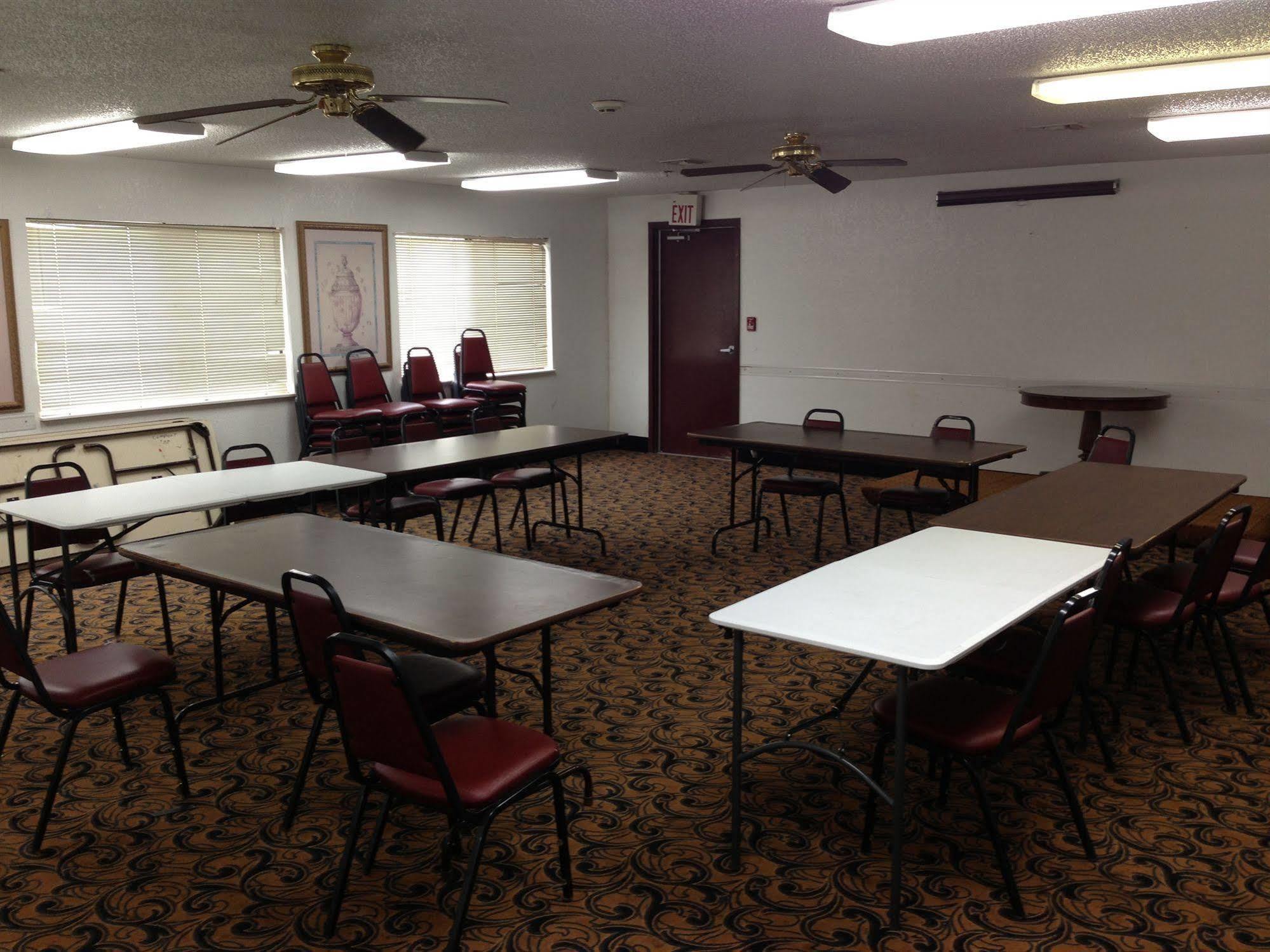 Brentwood Inn & Suites Hobbs Extérieur photo
