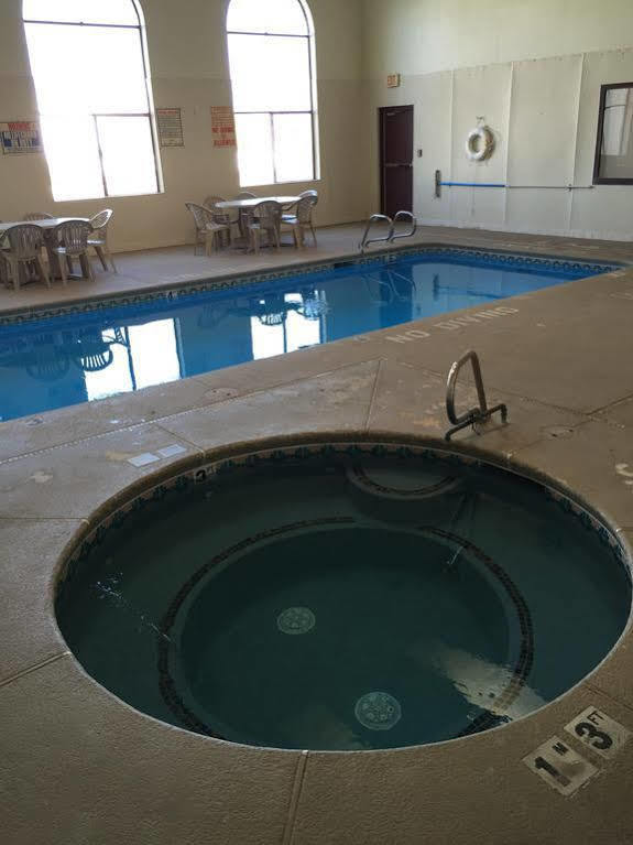 Brentwood Inn & Suites Hobbs Extérieur photo